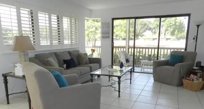 PGA National Golf Villa Beautiful Water Views