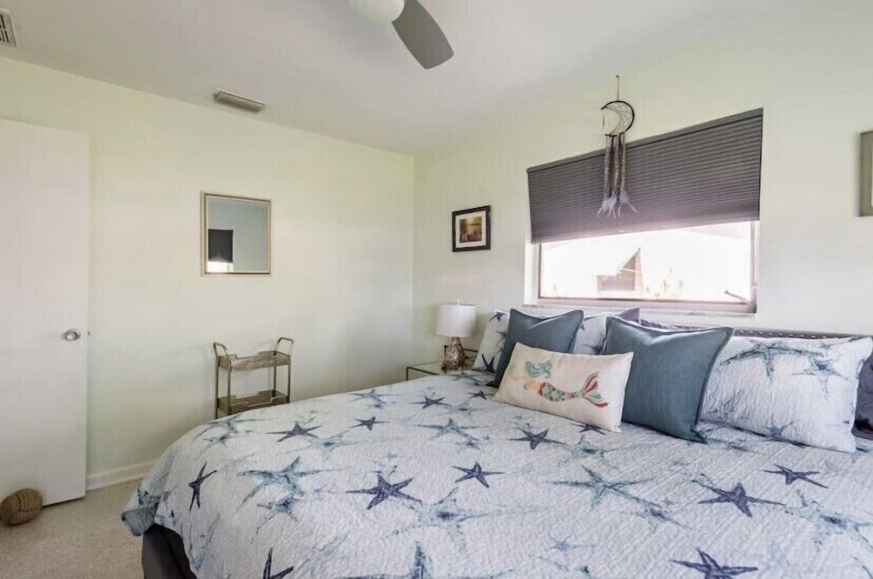 Waterview Escape with Large Heated Pool and Fully Stocked Kitchen