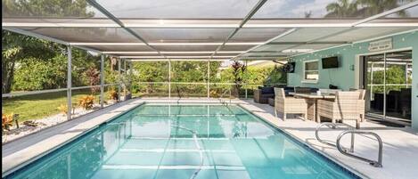 Piscine extérieure, piscine chauffée