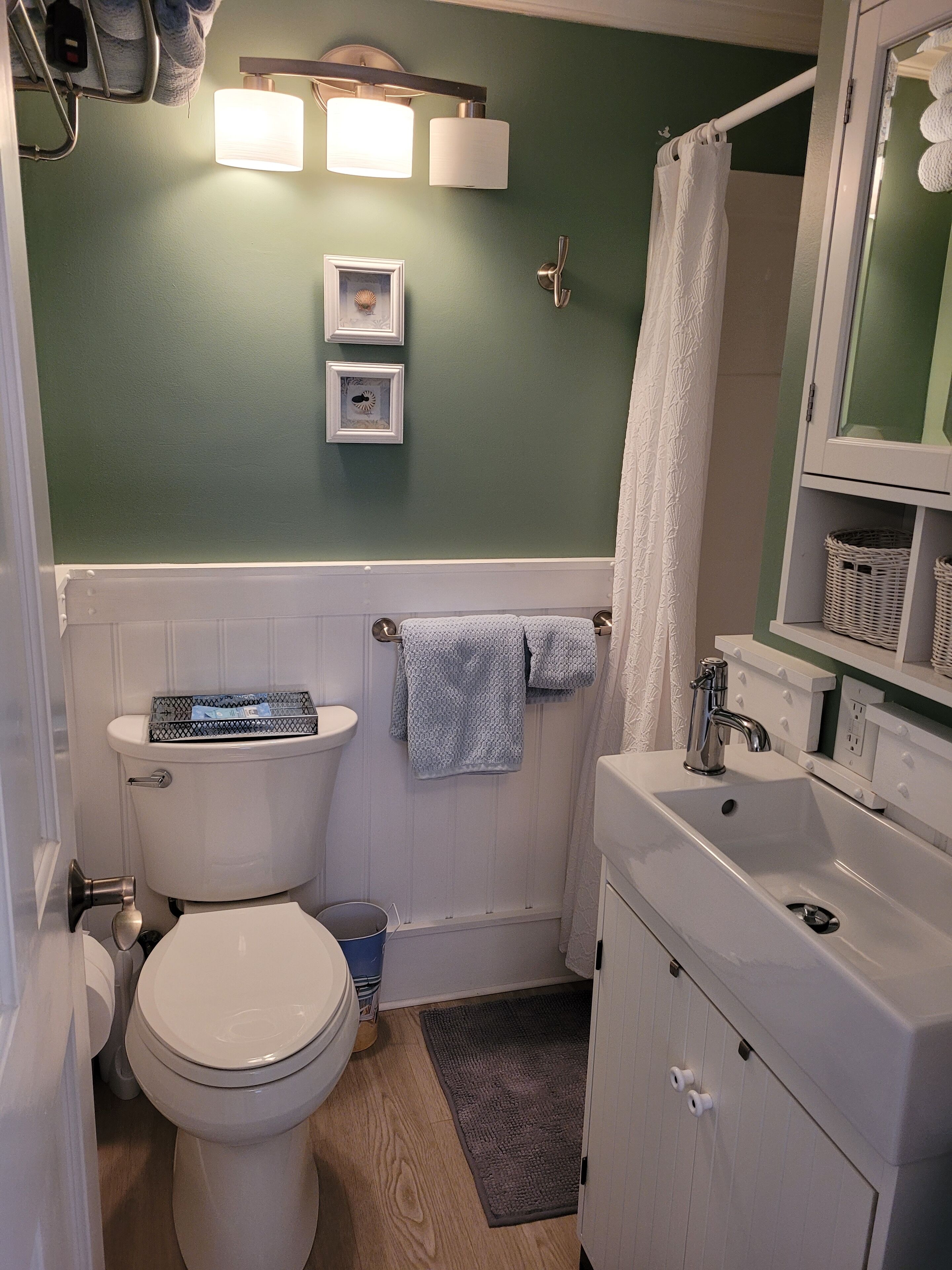 Beach House, Walking distance to downtown!