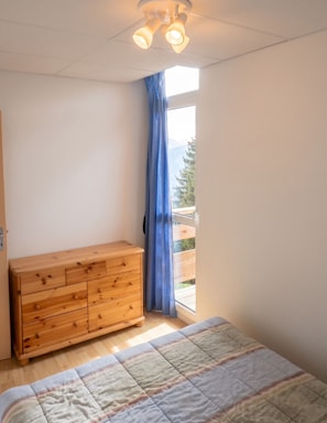 3 habitaciones, escritorio y wifi 