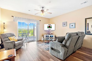 Smart TV - Family-Friendly 2BR Retreat • Close to Strip • Tickets + Golf Deals (Branson)