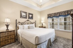 2 bedrooms, iron/ironing board, free WiFi, bed sheets - 2 Bedroom, 2 Bathroom Golf Condo featuring Private, Covered Balcony with Pool View (Branson)