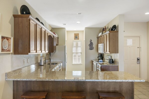 Fridge, microwave, oven, stovetop - 3BR Condo Near Branson Strip • Walk-In • Golf Course Location • Sleeps 8 (Branson)