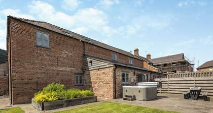 6 bedroom accommodation in Trevor, near Llangollen