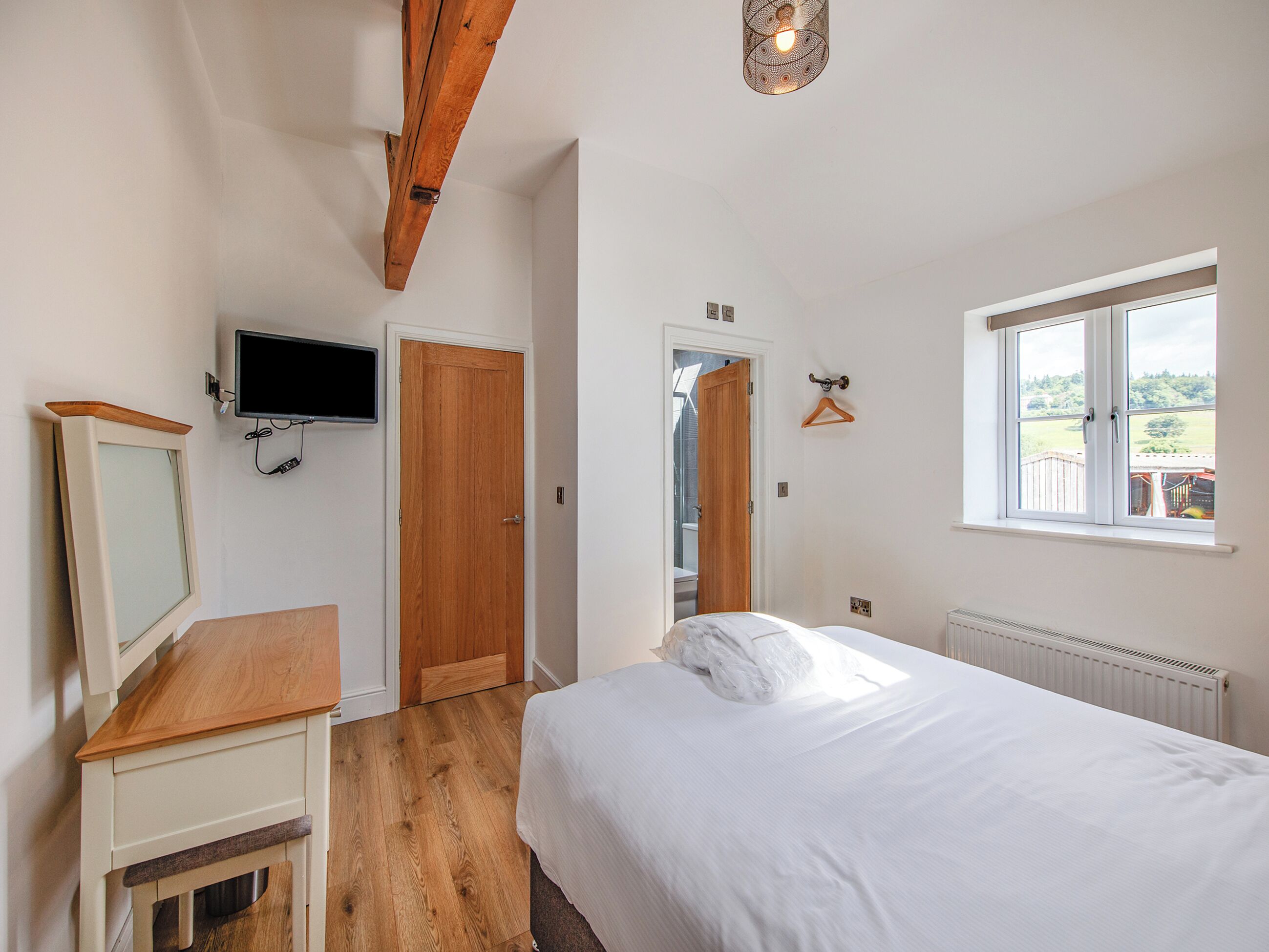 6 bedrooms, free WiFi, bed sheets