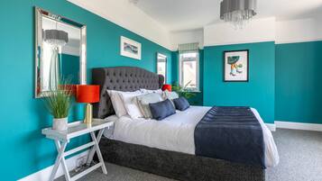 5 bedrooms, iron/ironing board, free WiFi, bed sheets