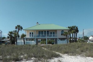 Exterior - VITAMIN SEA-Relax and Rejuvenate 3 beds 2 baths Pet Friendly! (Saint George Island)