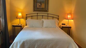 3 bedrooms, iron/ironing board, WiFi (free), bed sheets