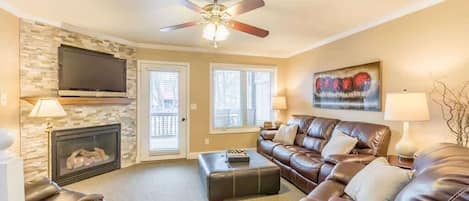 TV, fireplace, stereo