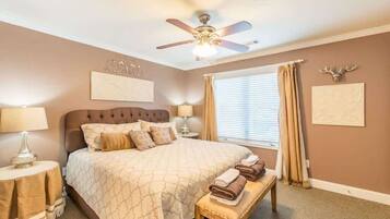 3 bedrooms, iron/ironing board, WiFi, bed sheets