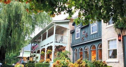 Woodland Retreat, King Bed, Private Lake Access