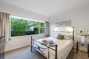 3 chambres, fer et planche à repasser, lit parapluie, Wi-Fi gratuit