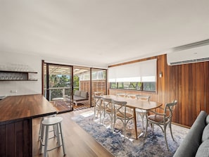 Dining - Bay Beach House Beachfront Bliss near Town (Dunsborough)