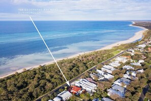 Beach nearby - Bay Beach House Beachfront Bliss near Town (Dunsborough)