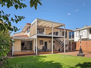 Exterior - Bay Beach House—Beachfront Bliss near Town (Dunsborough)