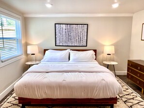 1 dormitorio, tabla de planchar con plancha, wifi y ropa de cama