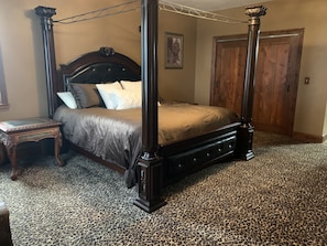 5 bedrooms, iron/ironing board, travel cot, free WiFi