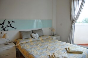 2 chambres, fer et planche à repasser, accès Internet, draps fournis