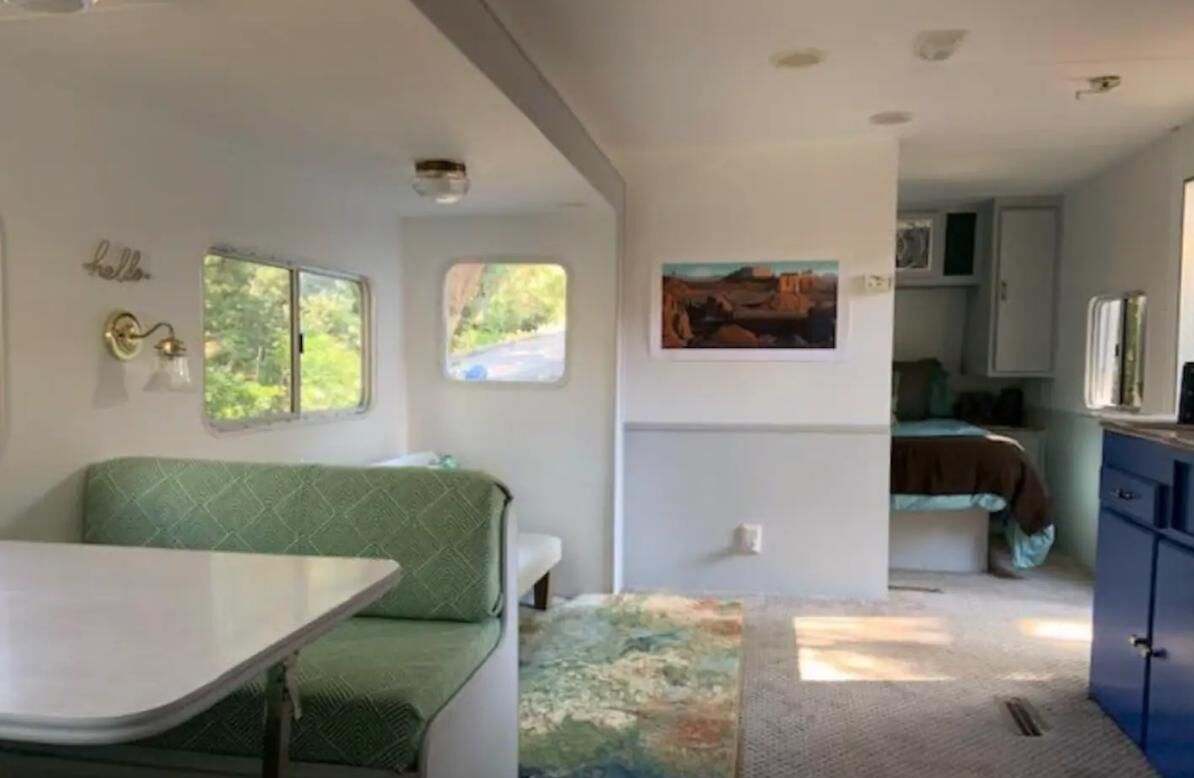 Cozy Mallard Rv. Light, Bright And Inspiring Trailer Amongst The Pine Trees. - Santa Monica, CA