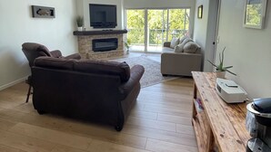 Unclassified image, 2 of 19, button - Camdenton Condo on the water - Grill, balcony and elevator access (Camdenton)