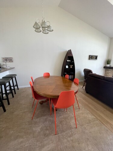 Camdenton Condo on the water - Grill, balcony and elevator access