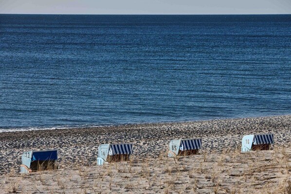 Beach nearby - Modern and cozy comfort vacation apartment with terrace, only 250 m to the beach (Rerik)