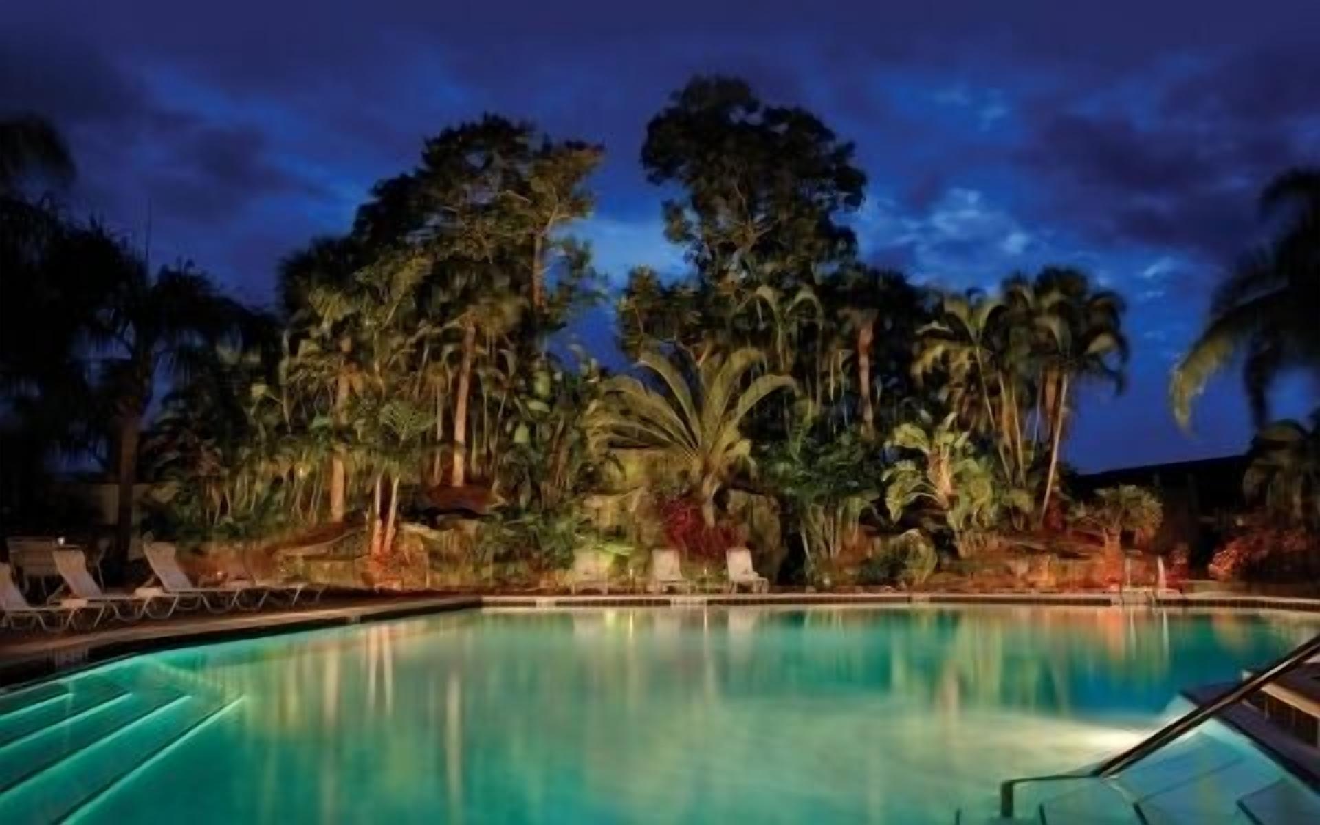 Park Shore Paradise...Great Resort Location!