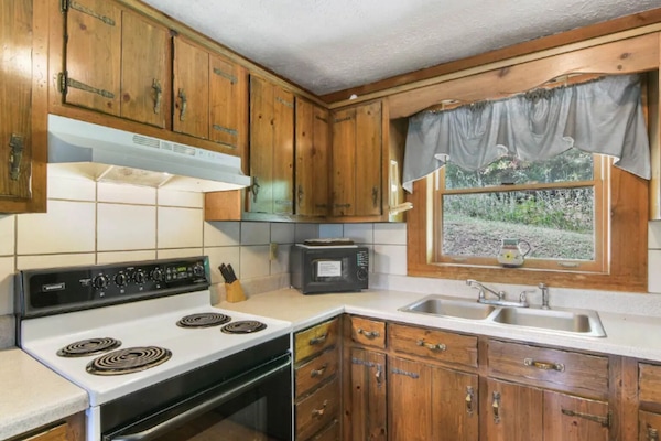 Frigorífic, microones, forn i placa de cuina