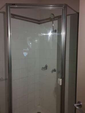 Handtücher, Seife, Shampoo, Toilettenpapier