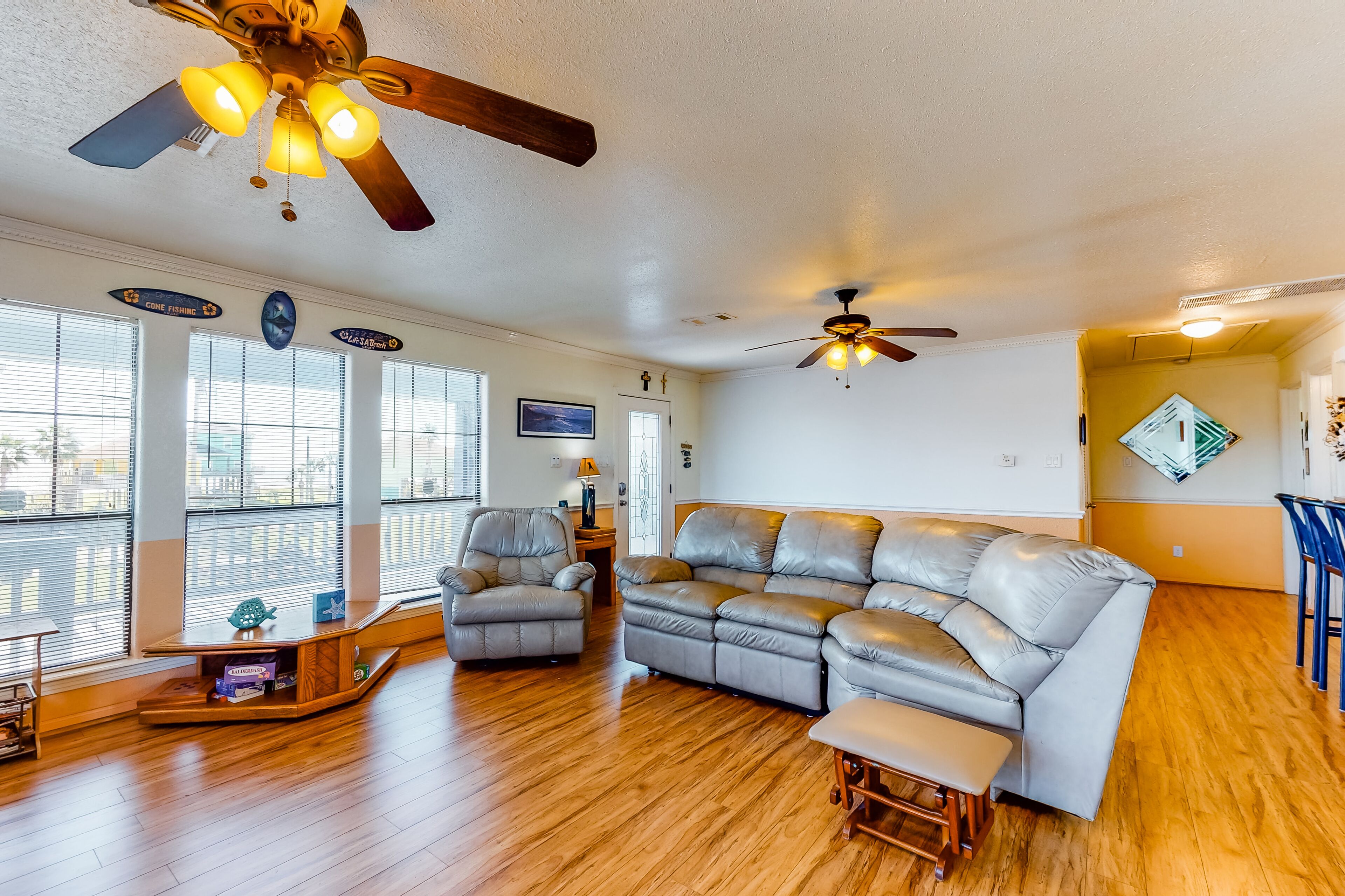 Beautiful, dog-friendly home - ocean views & short walk to beach!