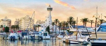 MONTSENY : MODERN 4 BEDROOM HOLIDAY VILLA WITH HEATED POOL, A/C + WIFI 