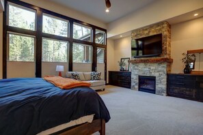 5 bedrooms, internet, bed sheets