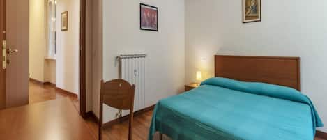 4 Schlafzimmer, Schreibtisch, Bügeleisen/Bügelbrett, WLAN
