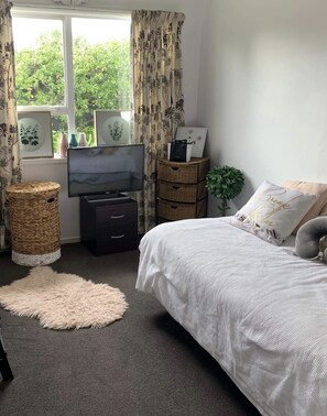 3 bedrooms, iron/ironing board, WiFi