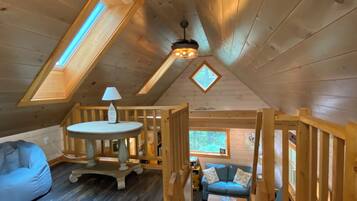 TV connectée, jeux vidéo, livres