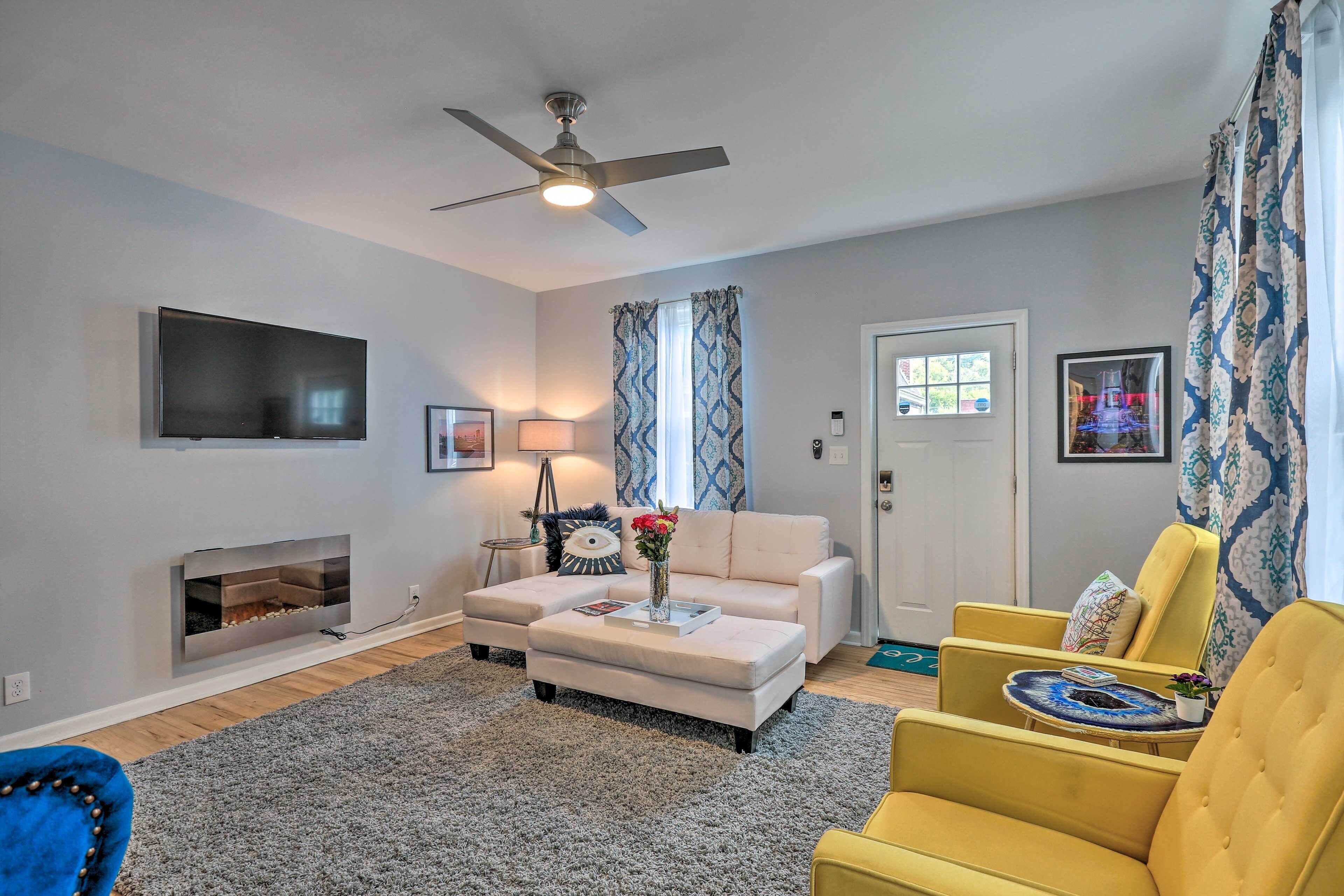 Modern Pet-Friendly Pad w/ Deck ~ 5 Mi to Cincy!