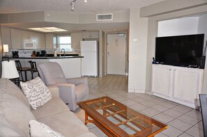 TV, DVD player - Gulf Strand Resort 508 Gulf View Heated Pool (St Pete Beach)