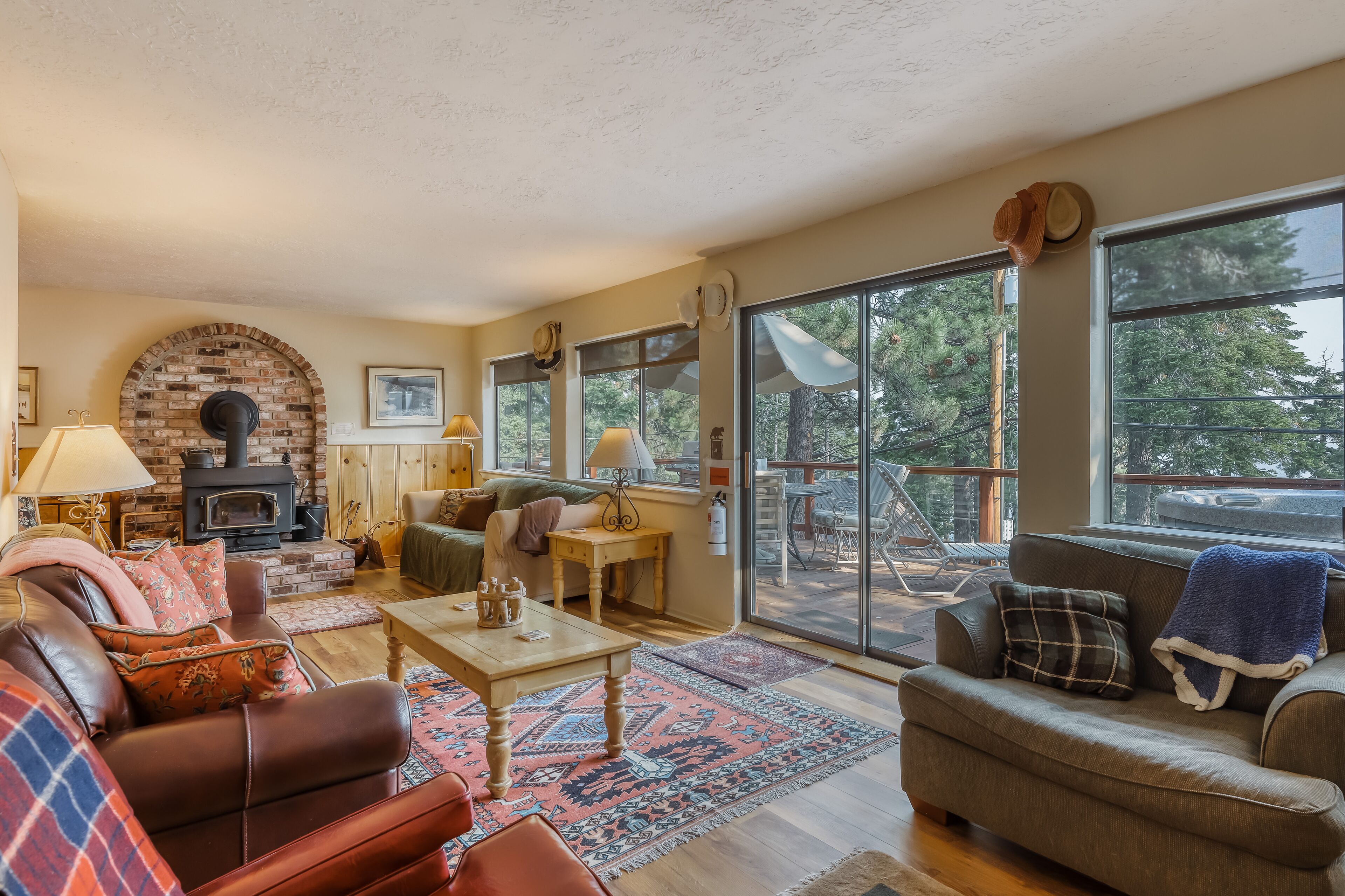 Family-friendly lodge w/ lake views, private hot tub, & spacious interior!
