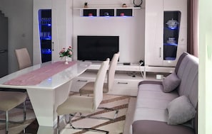 TV - Awesome apartment in Novi Vinodolski (Novi Vinodolski)