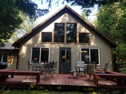  Private Retreat in the Woods