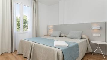 2 slaapkamers, een strijkplank/strijkijzer, gratis wifi, beddengoed