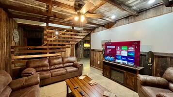 Smart TV, fireplace