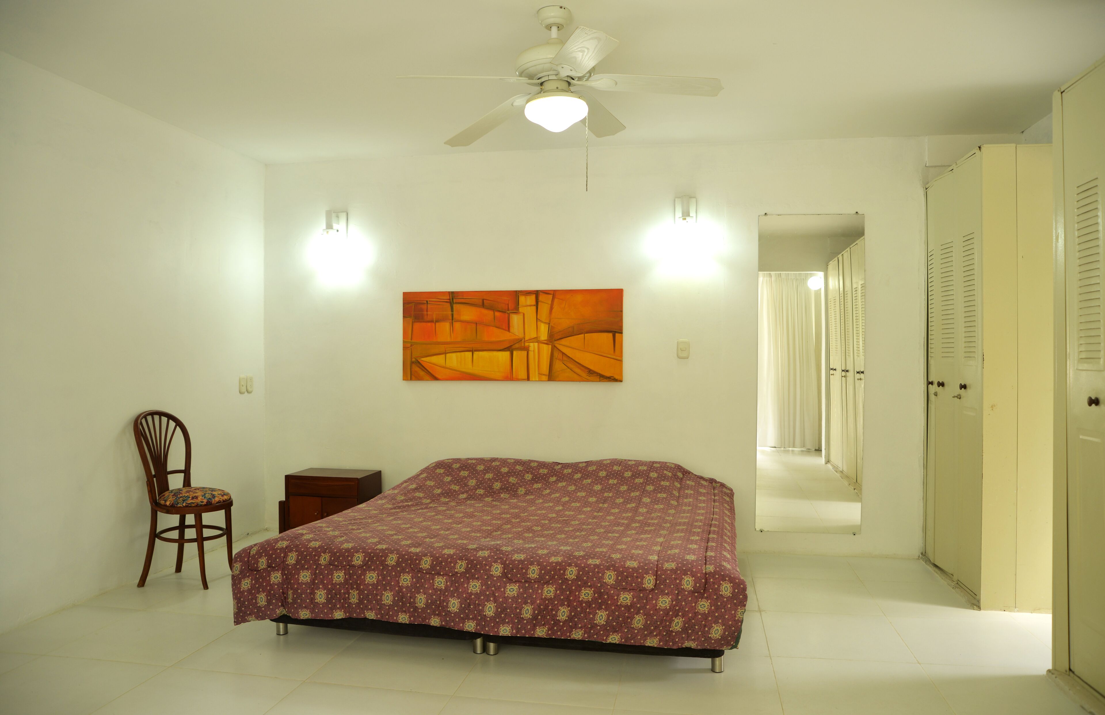 Complete house with lush vegetation, hot water Jacuzzi for 12 people