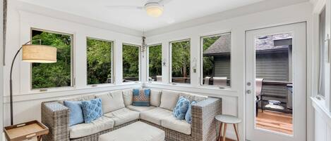 Télévision, cheminée