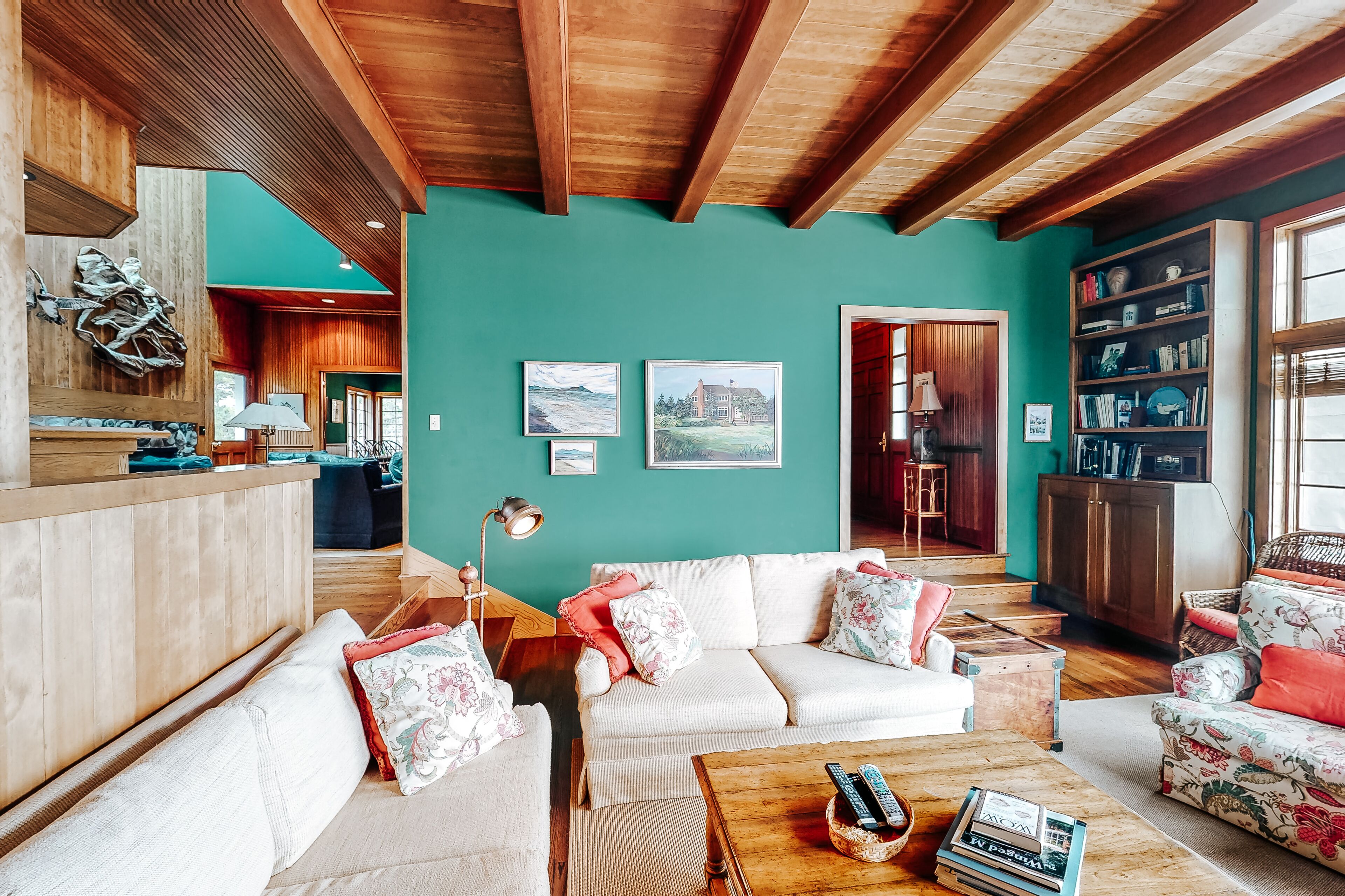 Ocean-view home w/private terrace/free WiFi/shared tennis courts- near beaches!