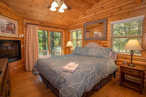 Cozy, Wooded Cabin near Outdoor Activities