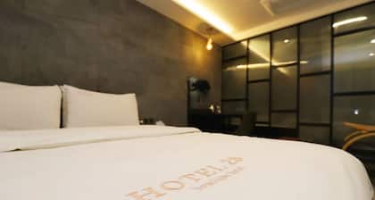 The Unique Hotel 28