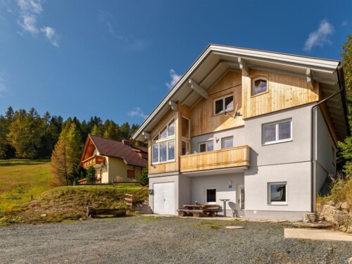 Pistenblick klein by Interhome