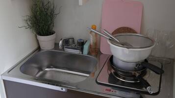 Apartment, Non Smoking | Private kitchenette